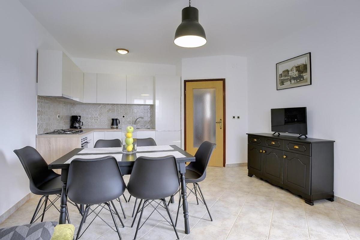 Apartment Falu Stinjan Luaran gambar